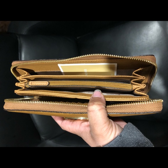 Tan Michael Kors Tote Purse - Picture 7 of 8